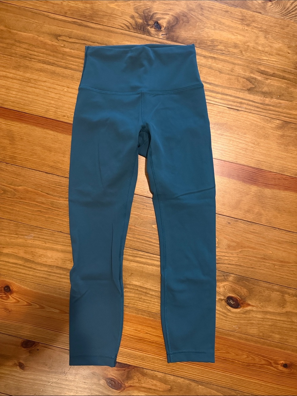 Sz 4 LuluLemon Teal Cropped Leggings